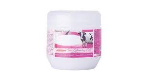 Carebeau Spa Salt Lightening Body Scrub 700g (Milk & Yogurt)